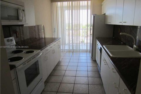 Condominio en venta en Surfside, Florida, 2 dormitorios, 147.71 m2 № 911332 - foto 7