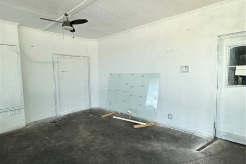 Propiedad comercial en alquiler en Tampa, Florida, 419.55 m2 № 1358217 - foto 5