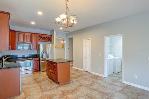 Casa en alquiler en Orlando, Florida, 4 dormitorios, 179.39 m2 № 1357787 - foto 3