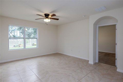 House in Deltona, Florida 4 bedrooms, 169.83 sq.m. № 1358338 - photo 10