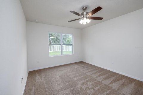 House in Deltona, Florida 4 bedrooms, 169.83 sq.m. № 1358338 - photo 9