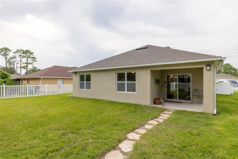 Villa ou maison à louer à Deltona, Floride: 4 chambres, 169.83 m2 № 1358338 - photo 3