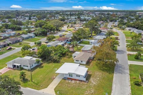 House in Port Richey, Florida 3 bedrooms, 115.2 sq.m. № 1409935 - photo 23