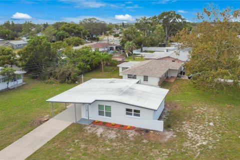 House in Port Richey, Florida 3 bedrooms, 115.2 sq.m. № 1409935 - photo 19