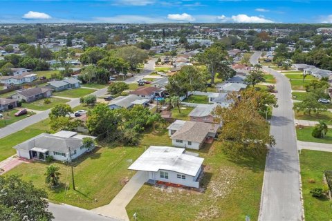 House in Port Richey, Florida 3 bedrooms, 115.2 sq.m. № 1409935 - photo 20