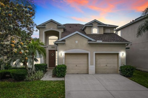 House in Kissimmee, Florida 5 bedrooms, 217.58 sq.m. № 1140115 - photo 1