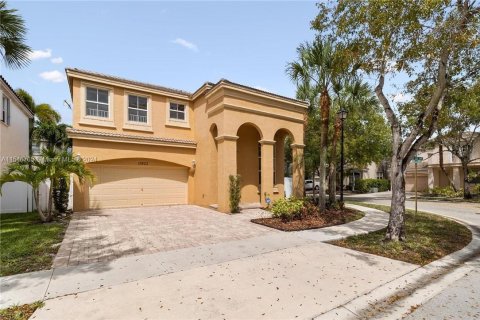 Villa ou maison à vendre à Miramar, Floride: 4 chambres, 190.82 m2 № 1094912 - photo 2