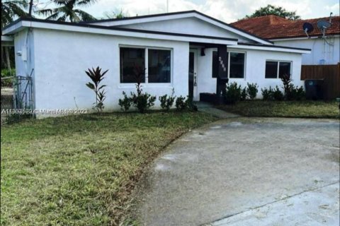 Villa ou maison à vendre à West Park, Floride: 3 chambres, 125.42 m2 № 911333 - photo 1