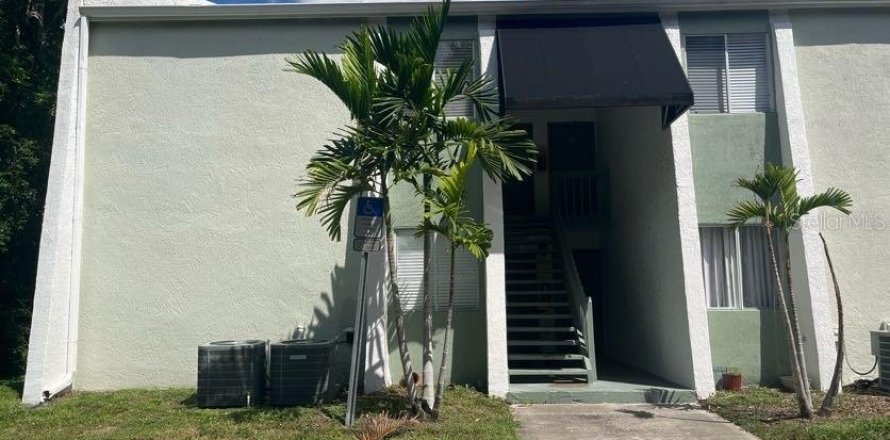 Condominio en Largo, Florida, 1 dormitorio  № 1379653