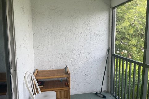 Condo in Largo, Florida, 1 bedroom  № 1379653 - photo 14