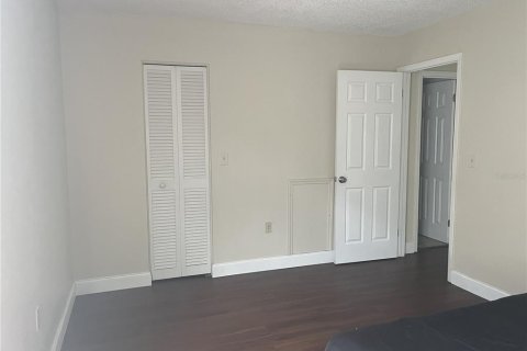 Condo in Largo, Florida, 1 bedroom  № 1379653 - photo 8