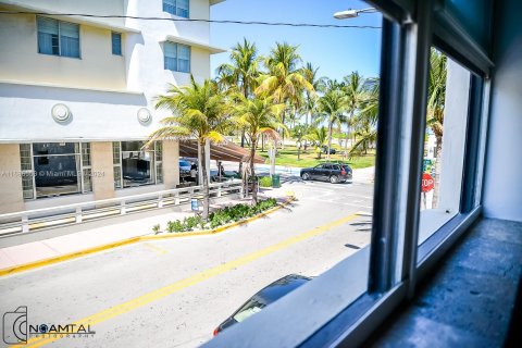 Condo in Miami Beach, Florida, 1 bedroom  № 1430064 - photo 9