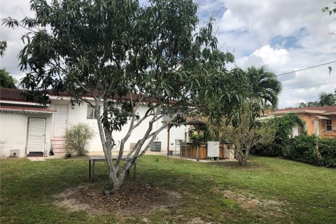 House in Miami, Florida 3 bedrooms, 81.29 sq.m. № 935719 - photo 6