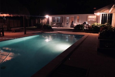 Villa ou maison à vendre à Palmetto Bay, Floride: 4 chambres, 251.58 m2 № 925094 - photo 6