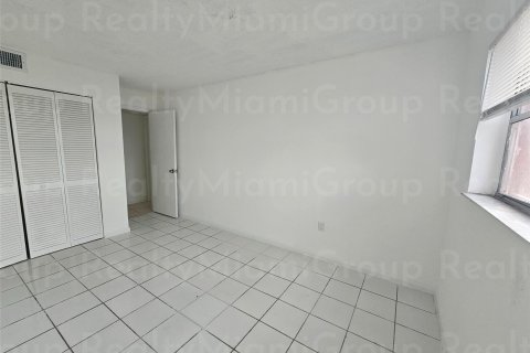 Condominio en venta en Lauderdale Lakes, Florida, 2 dormitorios, 102.19 m2 № 870982 - foto 12