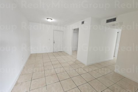 Condominio en venta en Lauderdale Lakes, Florida, 2 dormitorios, 102.19 m2 № 870982 - foto 30