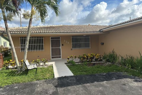 Commercial property in Hialeah, Florida 281.49 sq.m. № 1291850 - photo 3