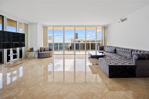 Copropriété à vendre à Hallandale Beach, Floride: 3 chambres, 191.84 m2 № 1291903 - photo 9