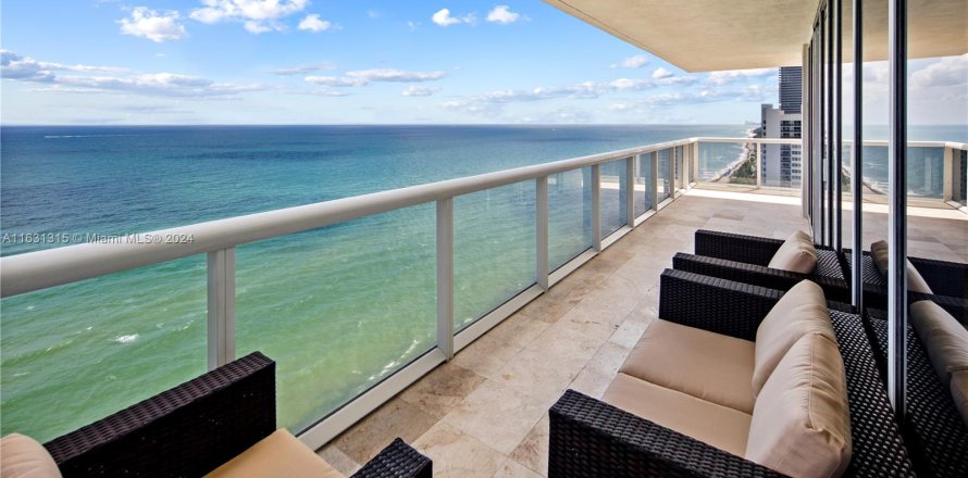 Condo à Hallandale Beach, Floride, 3 chambres  № 1291903