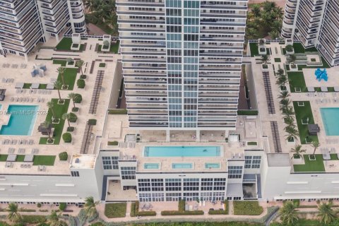 Copropriété à vendre à Hallandale Beach, Floride: 3 chambres, 191.84 m2 № 1291903 - photo 24