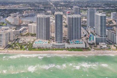 Copropriété à vendre à Hallandale Beach, Floride: 3 chambres, 191.84 m2 № 1291903 - photo 23