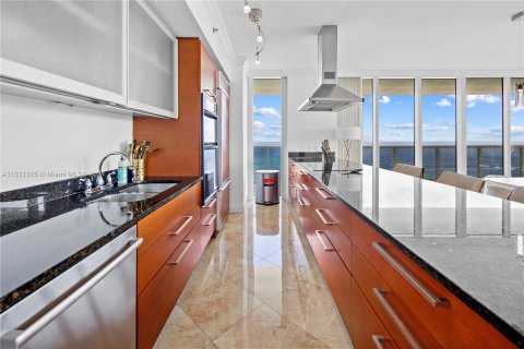 Copropriété à vendre à Hallandale Beach, Floride: 3 chambres, 191.84 m2 № 1291903 - photo 4