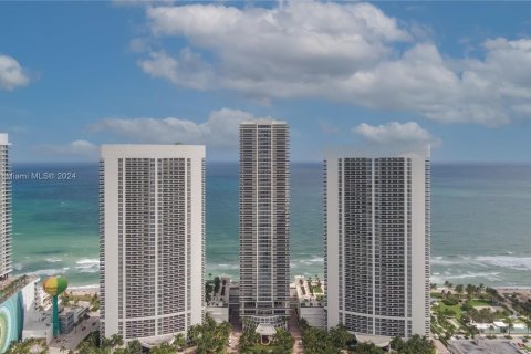 Copropriété à vendre à Hallandale Beach, Floride: 3 chambres, 191.84 m2 № 1291903 - photo 27