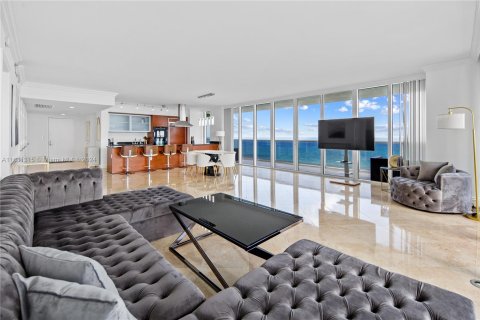 Condominio en venta en Hallandale Beach, Florida, 3 dormitorios, 191.84 m2 № 1291903 - foto 7