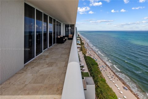 Condominio en venta en Hallandale Beach, Florida, 3 dormitorios, 191.84 m2 № 1291903 - foto 20