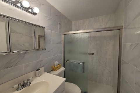 Condo in Miami, Florida, 1 bedroom  № 976546 - photo 18