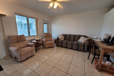 Copropriété à vendre à Miami, Floride: 1 chambre, 57.6 m2 № 976546 - photo 25