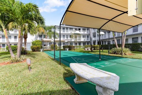 Condo in Miami, Florida, 1 bedroom  № 976546 - photo 1