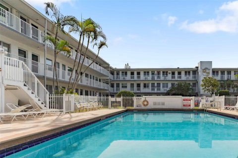 Condo in Miami, Florida, 1 bedroom  № 976546 - photo 3