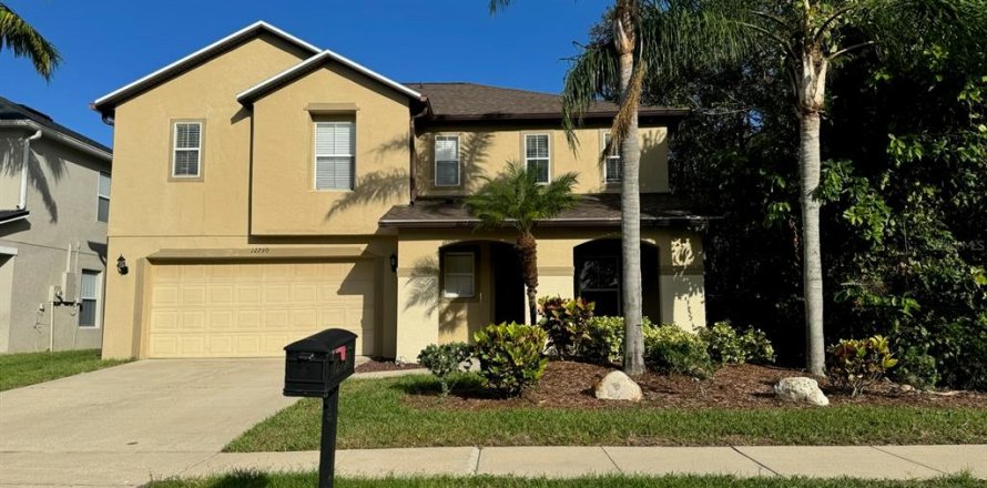 House in Orlando, Florida 4 bedrooms, 205.13 sq.m. № 1426592