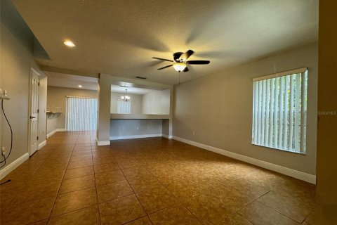 House in Orlando, Florida 4 bedrooms, 205.13 sq.m. № 1426592 - photo 2