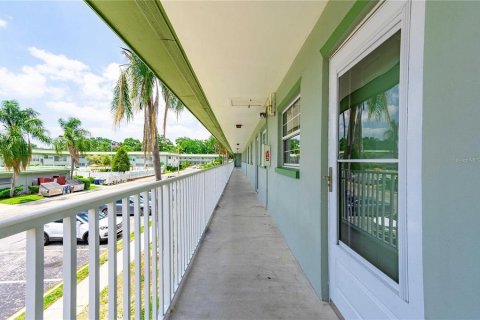 Condominio en alquiler en Clearwater, Florida, 1 dormitorio, 59.64 m2 № 1355963 - foto 1