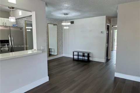 Condominio en venta en Miami Gardens, Florida, 1 dormitorio, 64.2 m2 № 1437146 - foto 29