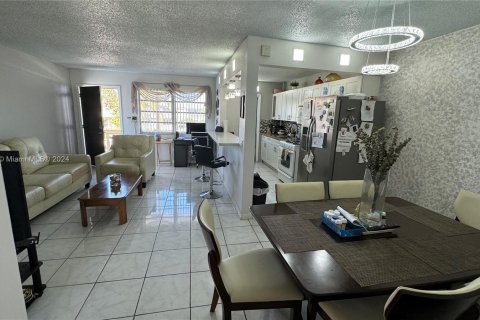 Condominio en venta en Miami Gardens, Florida, 1 dormitorio, 64.2 m2 № 1437146 - foto 8