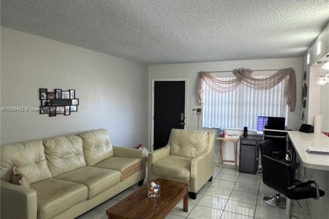 Condominio en venta en Miami Gardens, Florida, 1 dormitorio, 64.2 m2 № 1437146 - foto 25