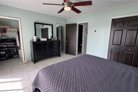 Condominio en venta en Miami Gardens, Florida, 1 dormitorio, 64.2 m2 № 1437146 - foto 3