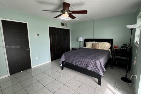 Condominio en venta en Miami Gardens, Florida, 1 dormitorio, 64.2 m2 № 1437146 - foto 5