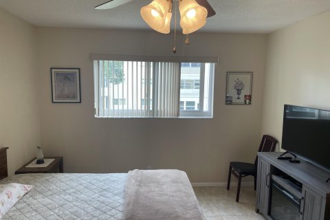 Condominio en venta en Palm Springs, Florida, 2 dormitorios, 92.34 m2 № 913102 - foto 14