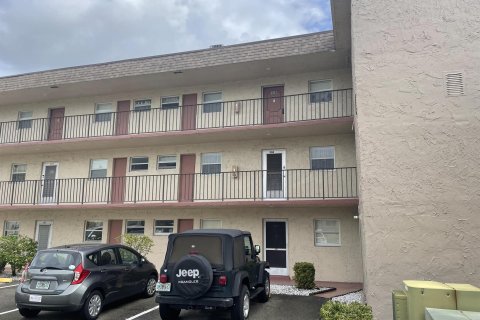 Condominio en venta en Palm Springs, Florida, 2 dormitorios, 92.34 m2 № 913102 - foto 3