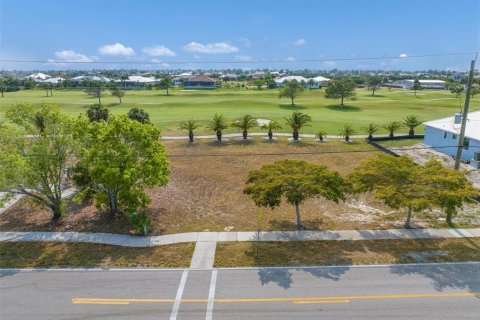 Terreno en venta en Punta Gorda, Florida № 1194497 - foto 1