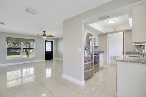 House in Jupiter, Florida 2 bedrooms, 102.75 sq.m. № 1187701 - photo 18