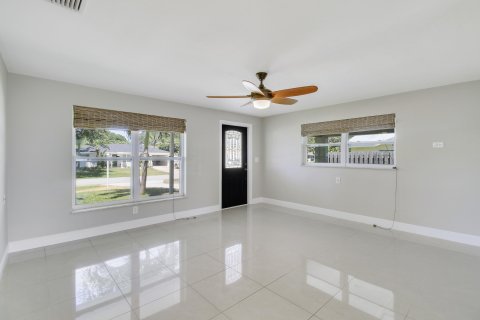 House in Jupiter, Florida 2 bedrooms, 102.75 sq.m. № 1187701 - photo 17