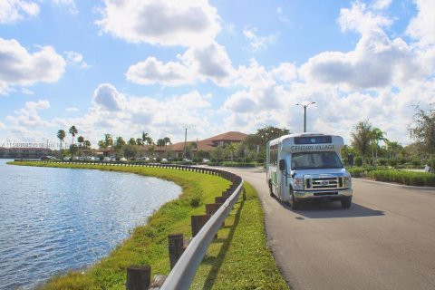 Condo in Pembroke Pines, Florida, 2 bedrooms  № 1117296 - photo 14