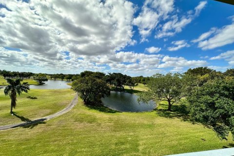 Copropriété à vendre à Pembroke Pines, Floride: 2 chambres, 96.99 m2 № 1117296 - photo 30