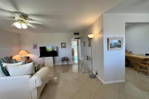 Condominio en venta en Pembroke Pines, Florida, 2 dormitorios, 96.99 m2 № 1117296 - foto 29