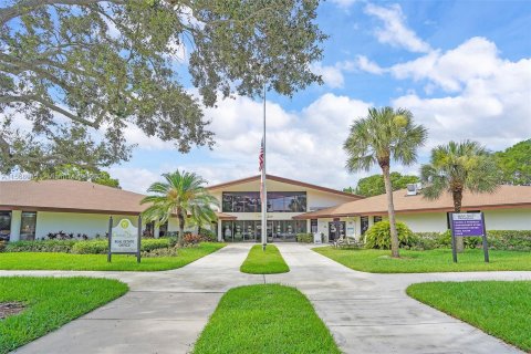 Condo in Pembroke Pines, Florida, 2 bedrooms  № 1117296 - photo 16